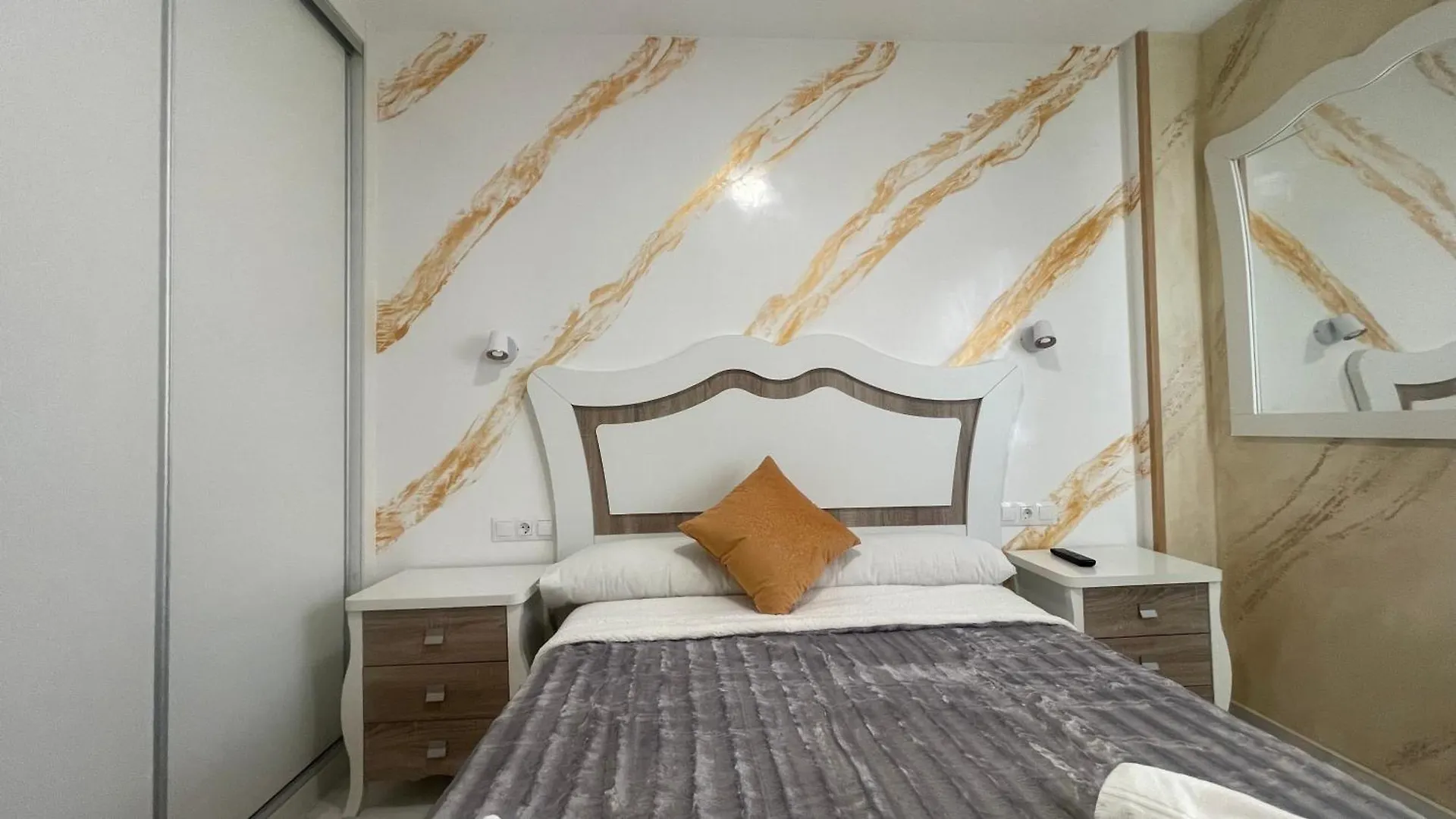 Apartamento Con Vista A La Piscina Apartment Benalmadena 0*,