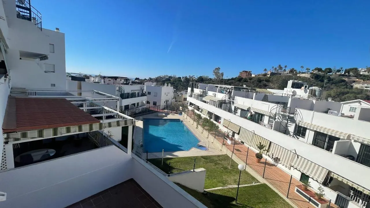 ベナルマデナApartamento Con Vista A La Piscinaアパートメント スペイン