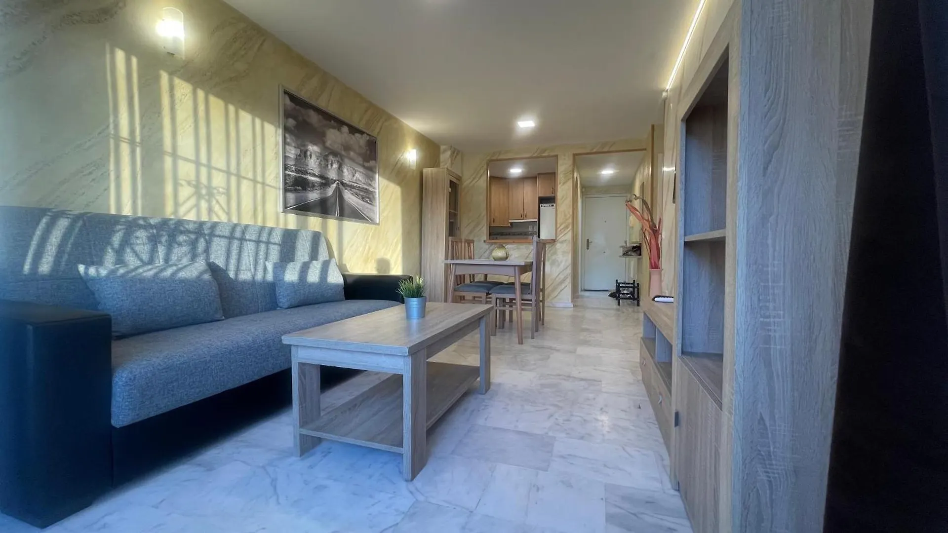 アパート ベナルマデナApartamento Con Vista A La Piscinaアパートメント スペイン
