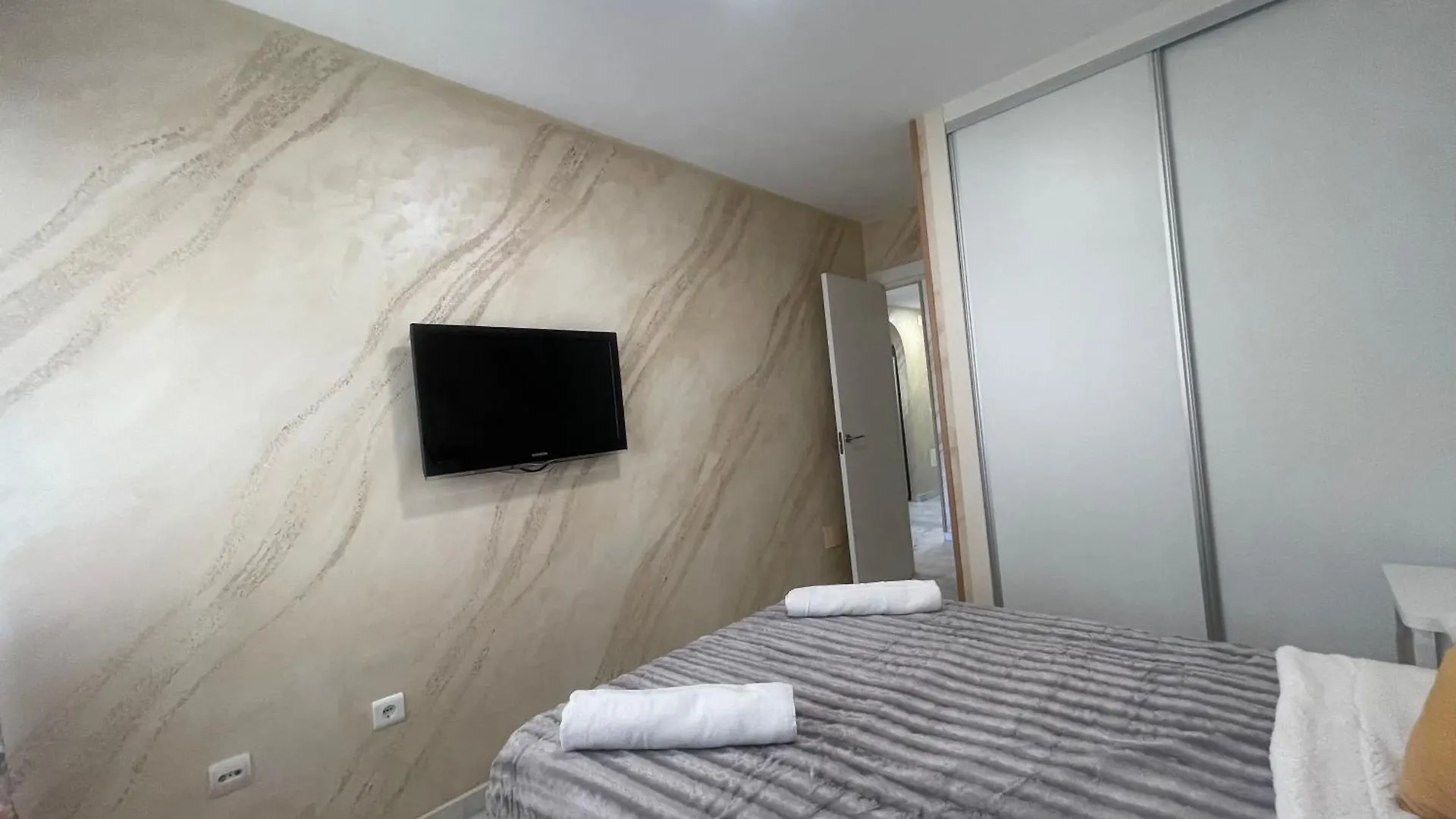 ベナルマデナApartamento Con Vista A La Piscinaアパートメント 0*, ベナルマデナ スペイン